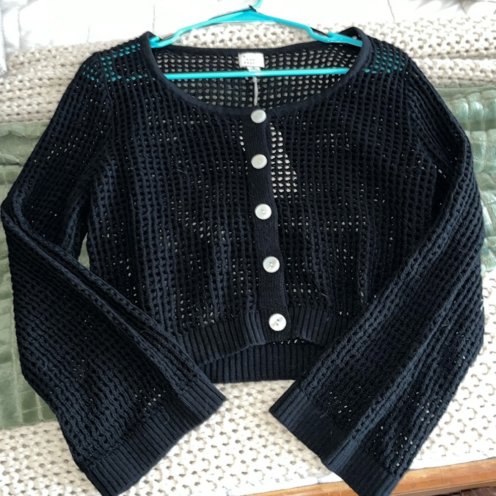 Crochet cropped cardigan
